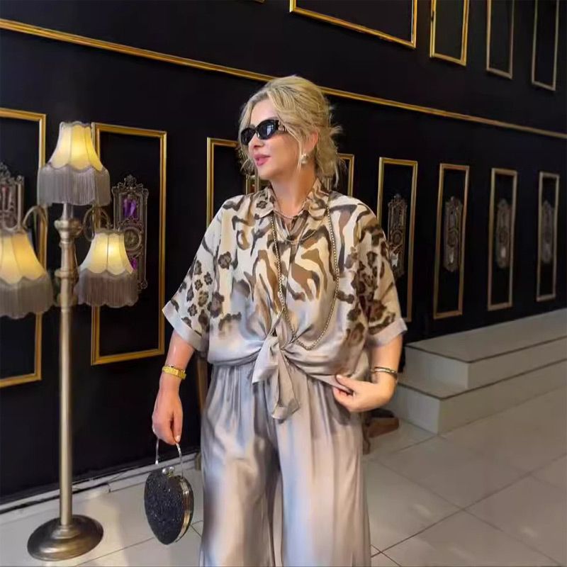 Ensemble deux pièces haut et pantalon imprimés irréguliers à la mode